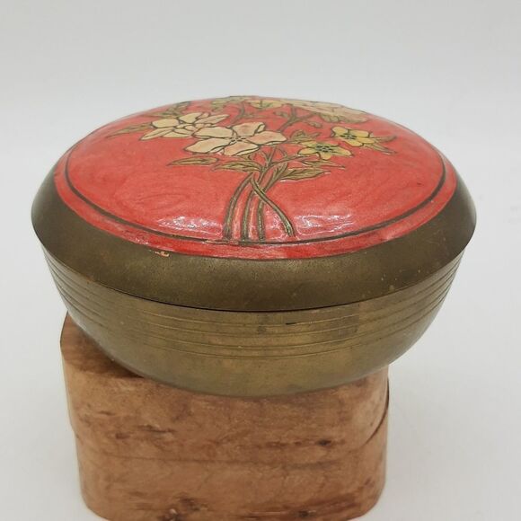 BRASS with handpainted dish cloisonne' lid - Picture 3 of 5